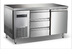 德赢vwin赞助ac米兰
廠家定製廚房不鏽鋼冷櫃，廚房不鏽鋼工作台，不鏽鋼台麵櫃